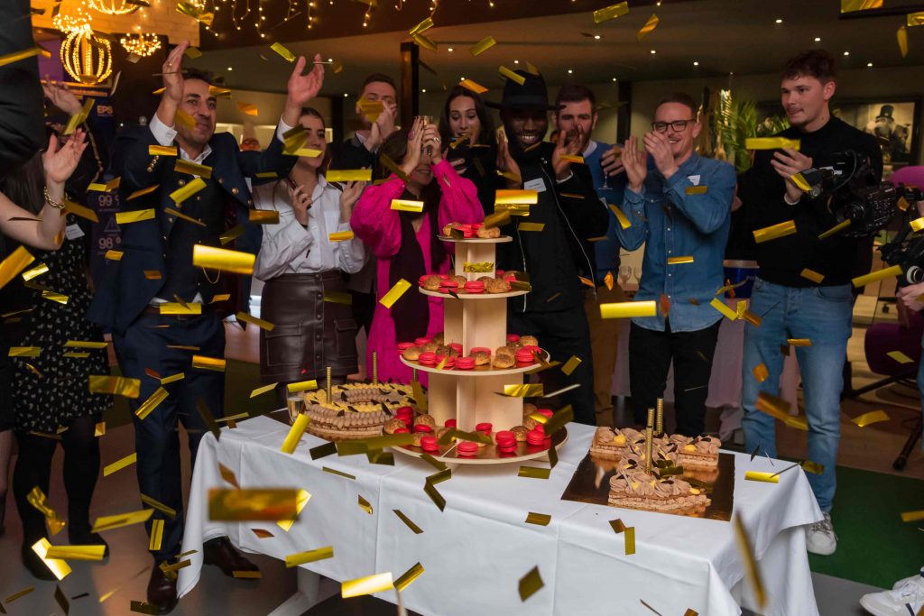 photo du gâteau des des 10 ans pour une entrprise à Angers dans le maine et loire